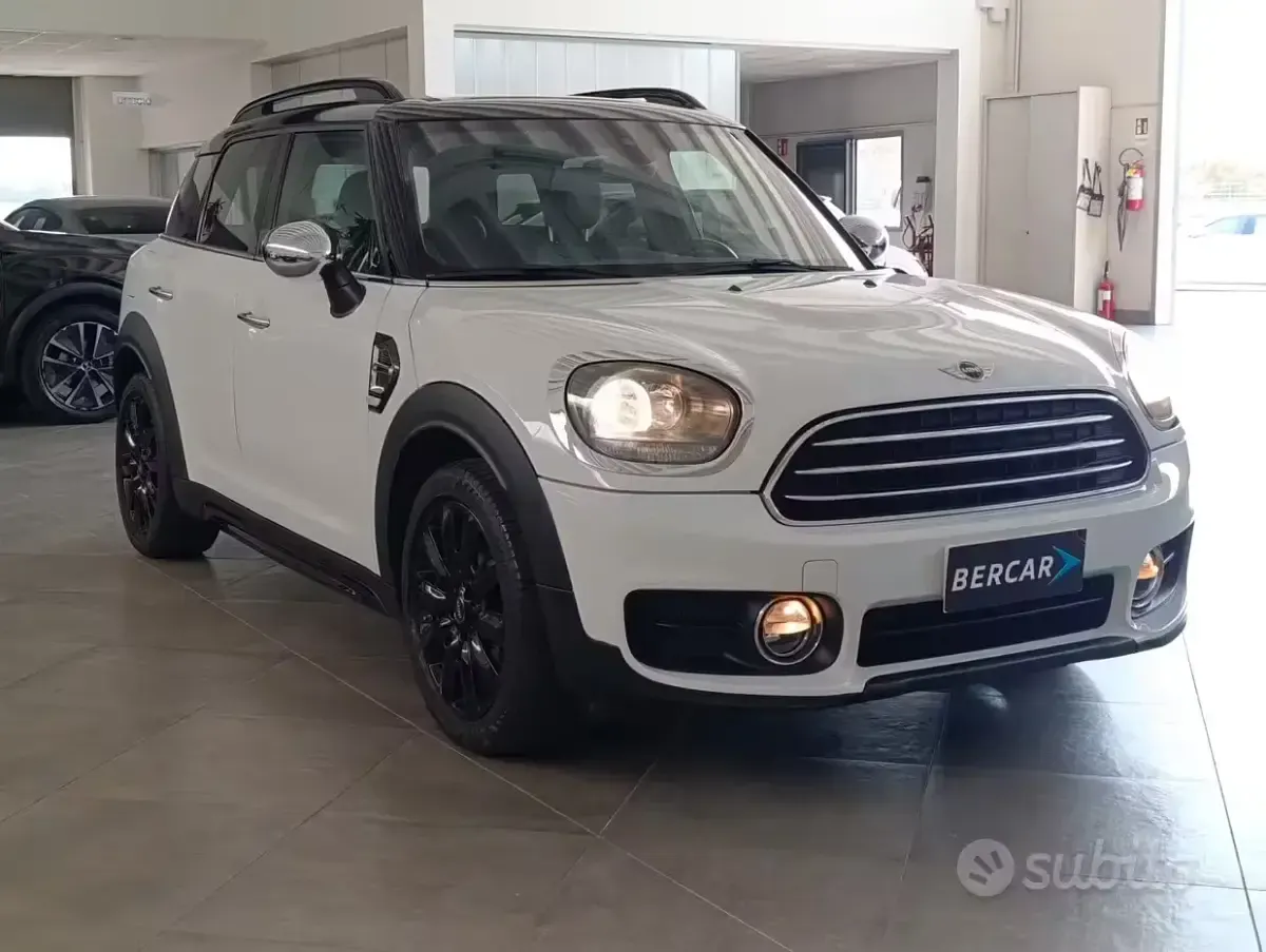 Usata Mini Cooper D Countryman Business 150 CV (110 kW) 2017 Bianco SUV