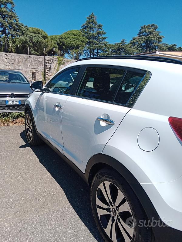 Usata Kia Carens 2011 Bianco Monovolume