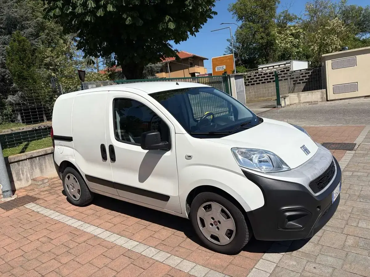 Usata Fiat Fiorino 95 CV (69 kW) 2022 Bianco Monovolume