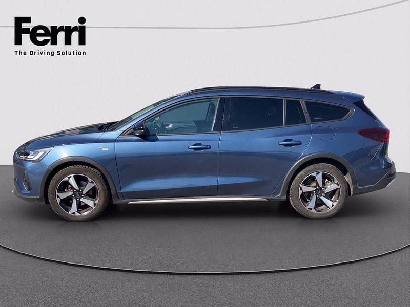 Usata Ford Focus Active 125 CV (91 kW) 2023 Chrome blue Station wagon