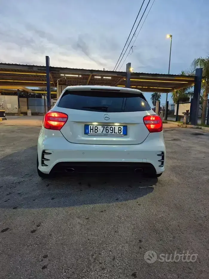 Usata Mercedes A250 211 CV (155 kW) 2015 Bianco Utilitaria