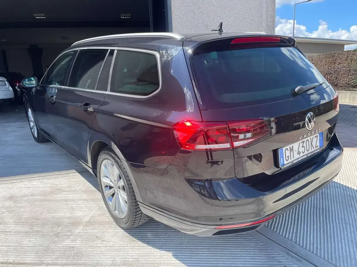 Usata VW Passat Business 150 CV (110 kW) 2022 Nero Station wagon