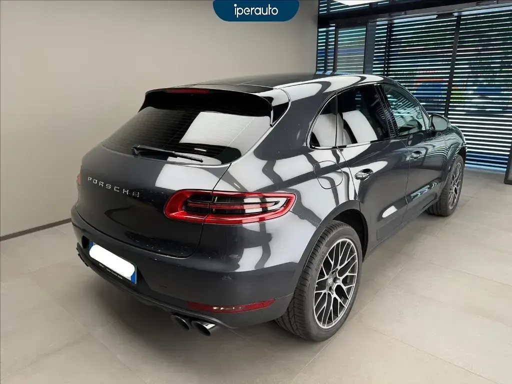 Usata Porsche Macan 252 CV (185 kW) 2018 Grigio metallizzato SUV