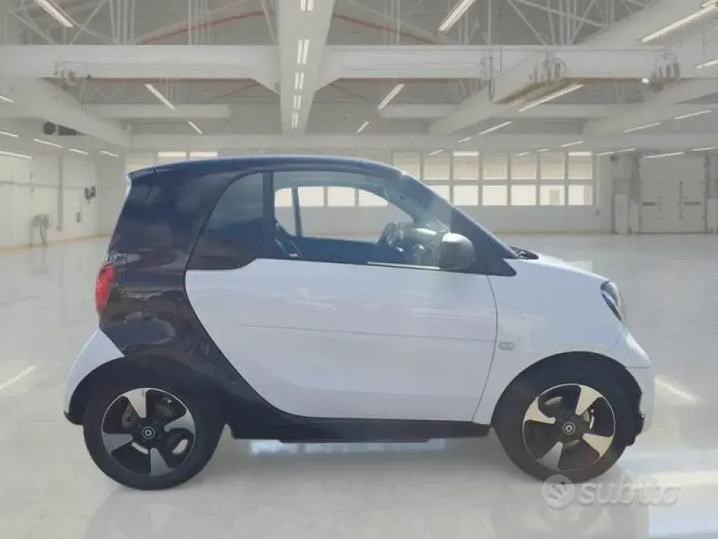 Usata Smart ForTwo Coupé Passion 41 kW (56 CV) 2020 Bianco Utilitaria