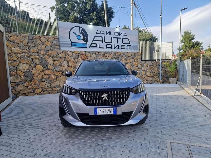 Usata Peugeot 2008 GT 131 CV (96 kW) 2023 Argento SUV