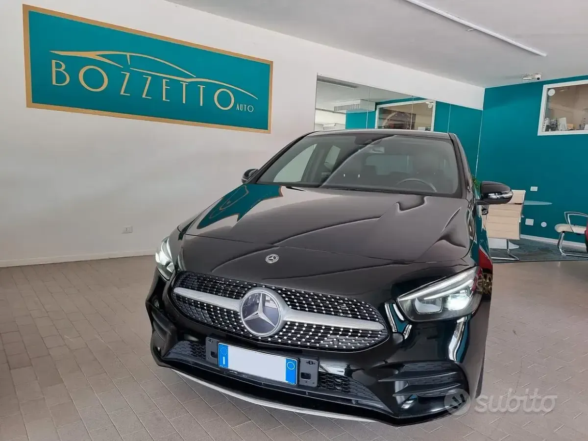 Usata Mercedes B200 Premium 150 CV (110 kW) 2020 Nero Utilitaria