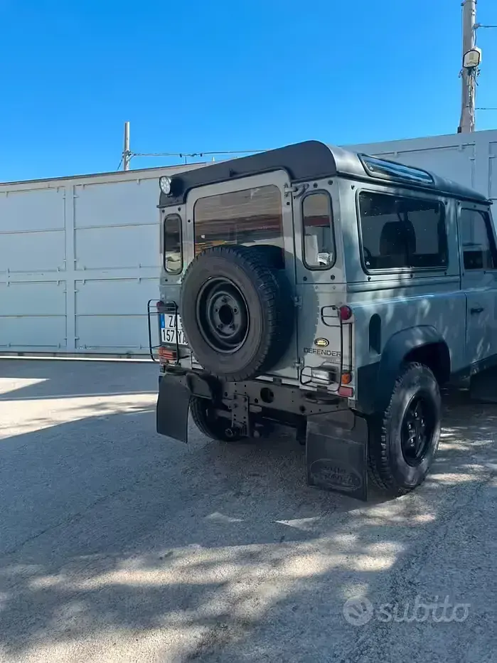 Usado Land Rover Defender 86 HP (63 kW) 2000 SUV