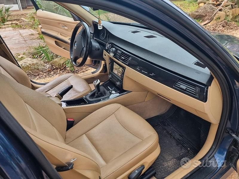 Usata BMW 320 143 CV (105 kW) 2011 Blu Station wagon