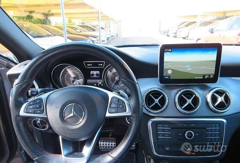 Usata Mercedes GLA200 Premium 136 CV (100 kW) 2015 Grigio SUV