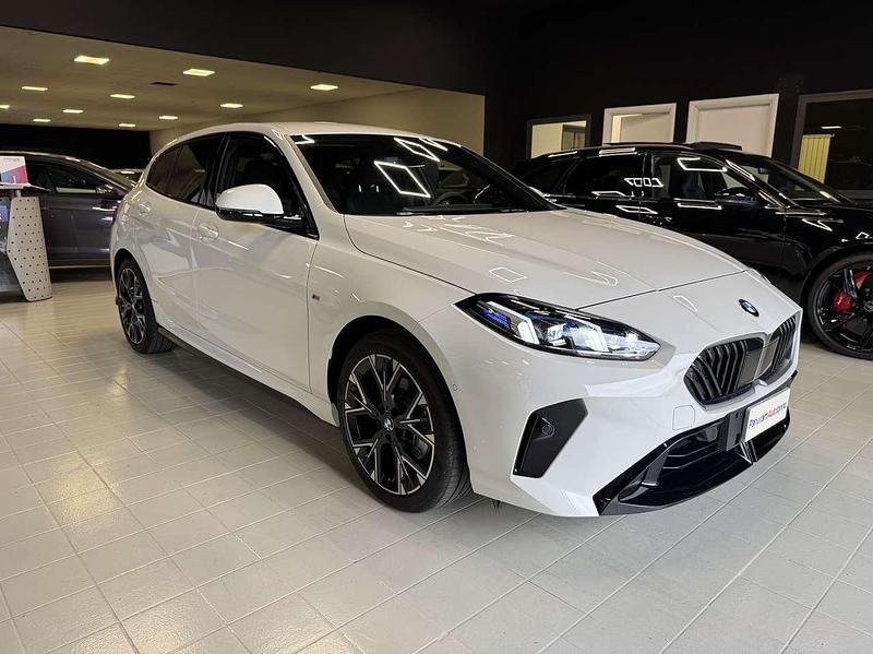 Usata BMW 118 M Sport 150 CV (110 kW) 2024 Bianco met Utilitaria