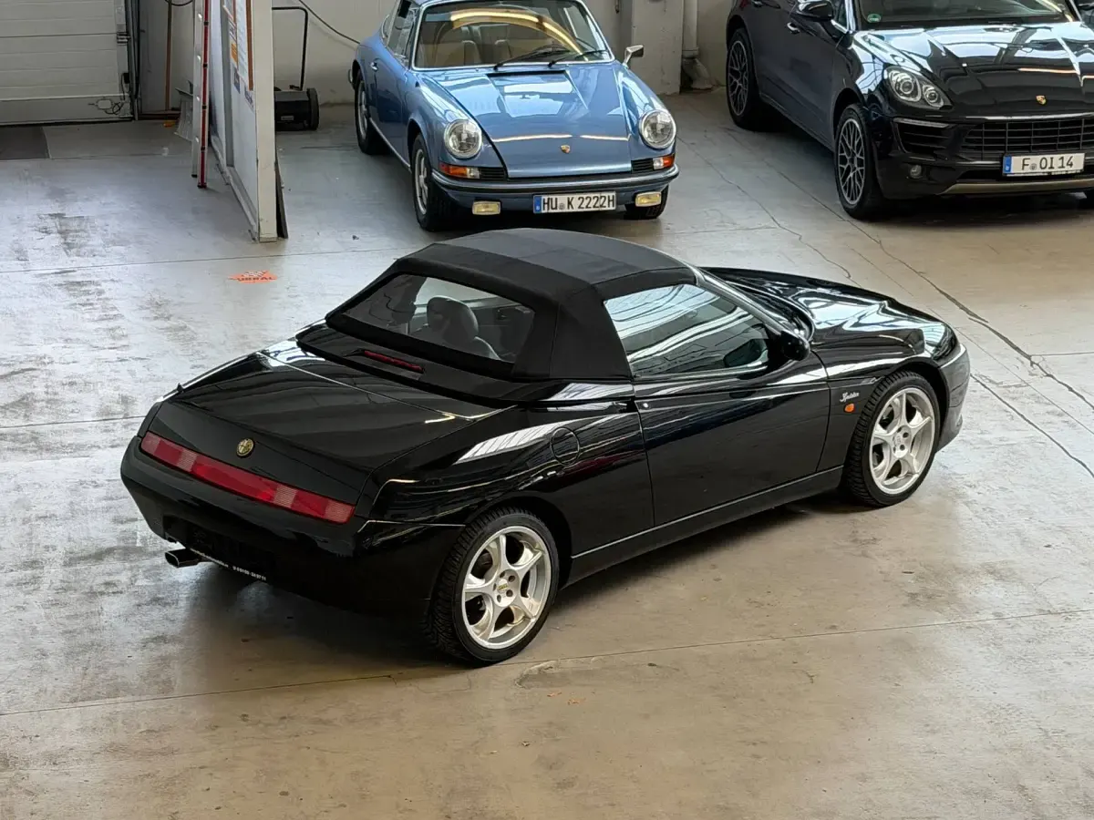 Usata Alfa Romeo Spider 155 CV (114 kW) 1999 Nero Cabrio