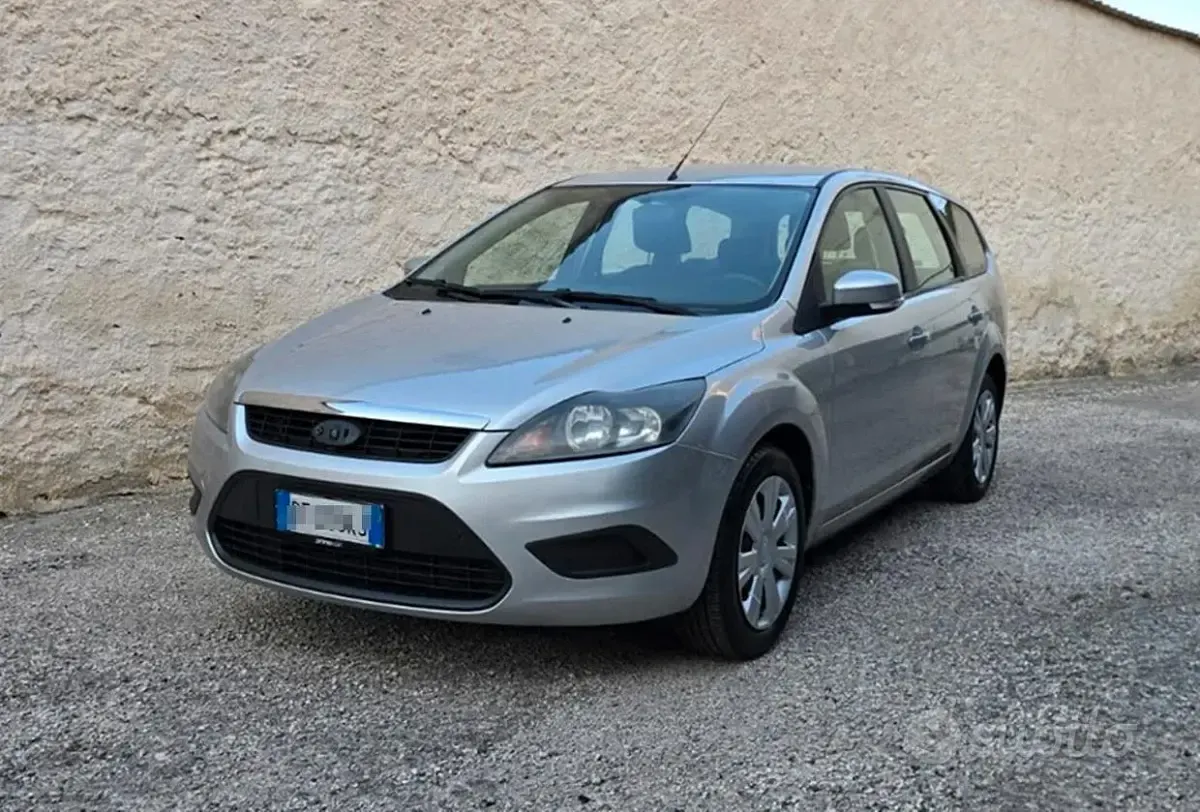 Usata Ford Focus 109 CV (80 kW) 2008 Grigio Station wagon