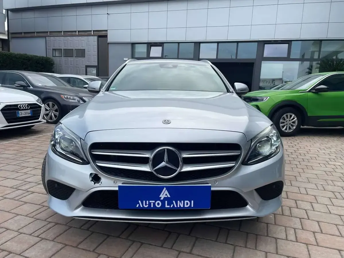 Usata Mercedes C220 Business 194 CV (142 kW) 2018 Argento Station wagon