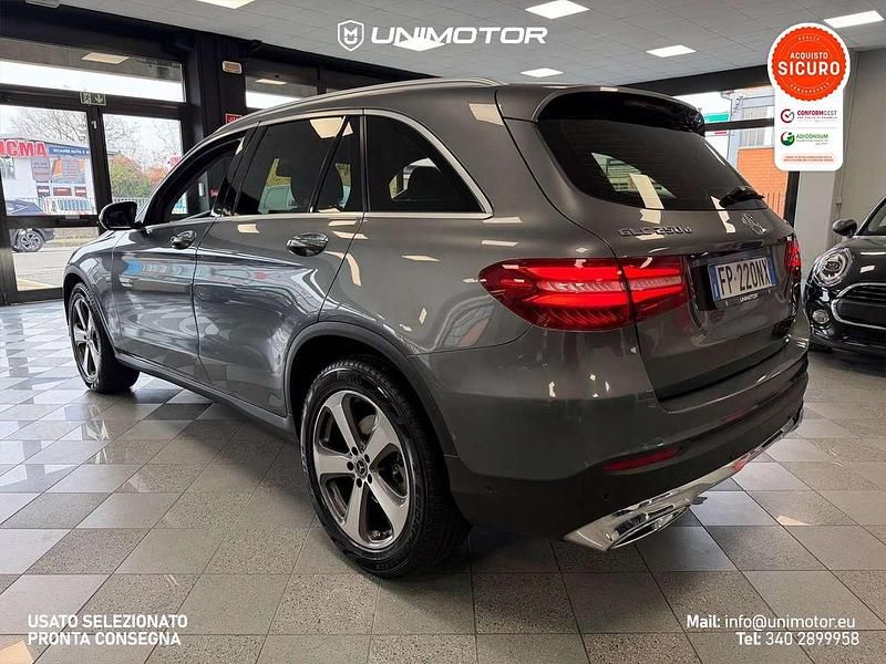 Usata Mercedes GLC250 204 CV (150 kW) 2018 Grigio selenite SUV