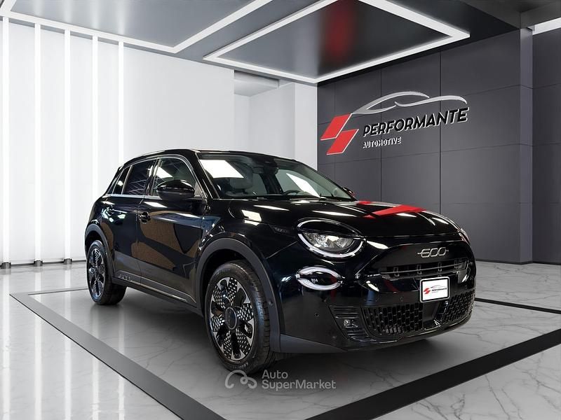 Usata Fiat 600 La Prima 110 CV (80 kW) 2025 Nero SUV