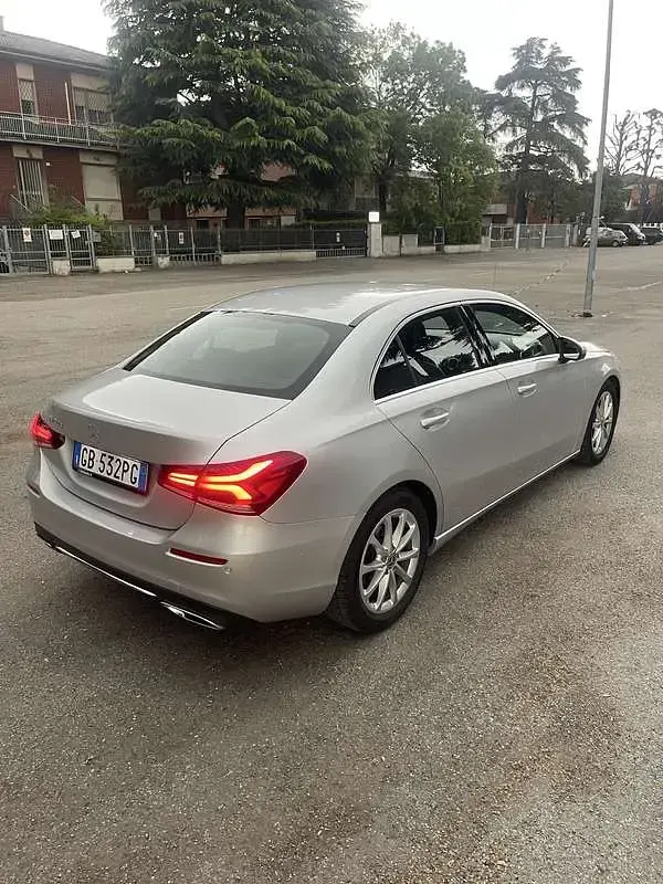 Usata Mercedes A180 Style 116 CV (85 kW) 2020 Grigio Berlina