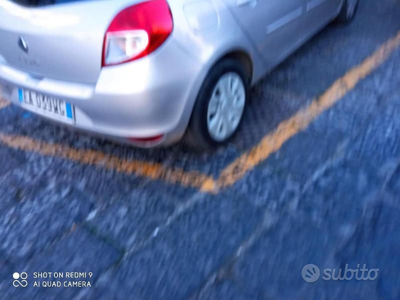 Usata Renault Clio II 47 CV (34 kW) 2011 Grigio Berlina