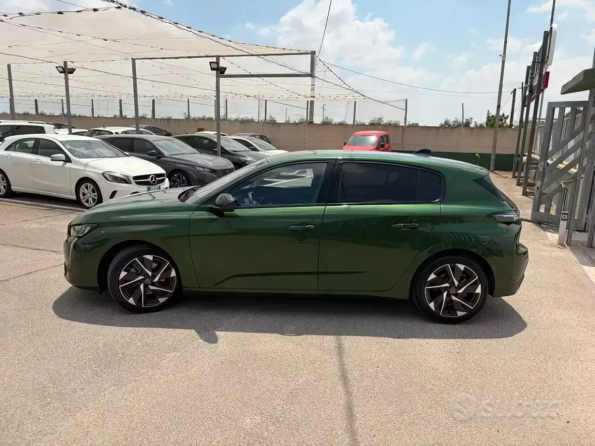 Usata Peugeot 308 Allure 131 CV (96 kW) 2024 Verde Berlina