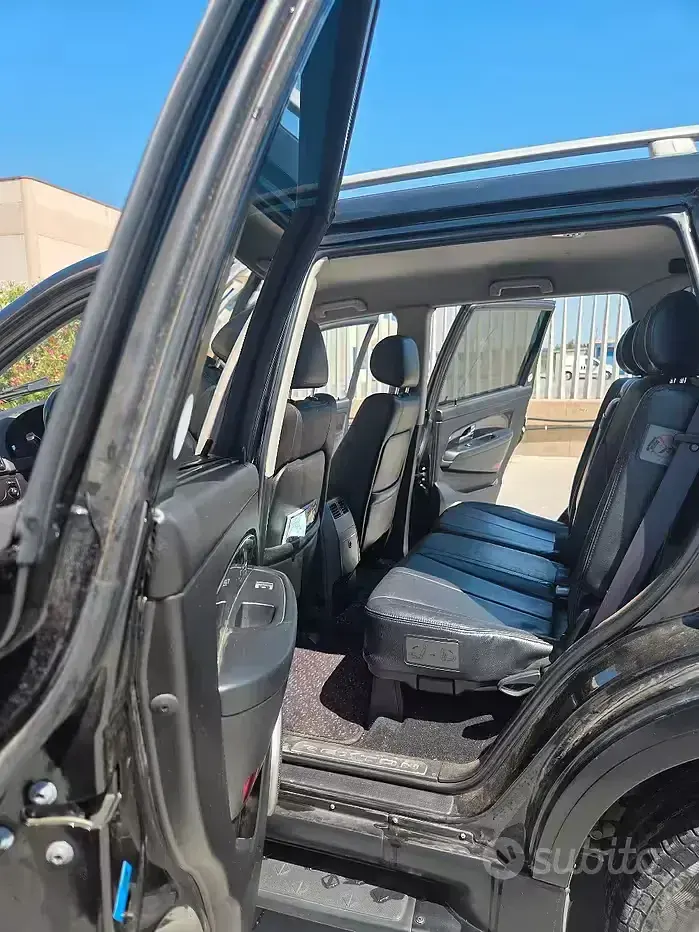 Usata SsangYong Rexton 186 CV (136 kW) 2010 Nero SUV