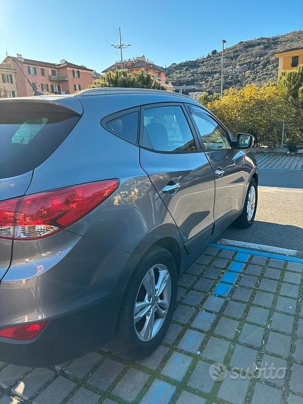 Usata Hyundai ix35 135 CV (99 kW) 2012 Grigio SUV