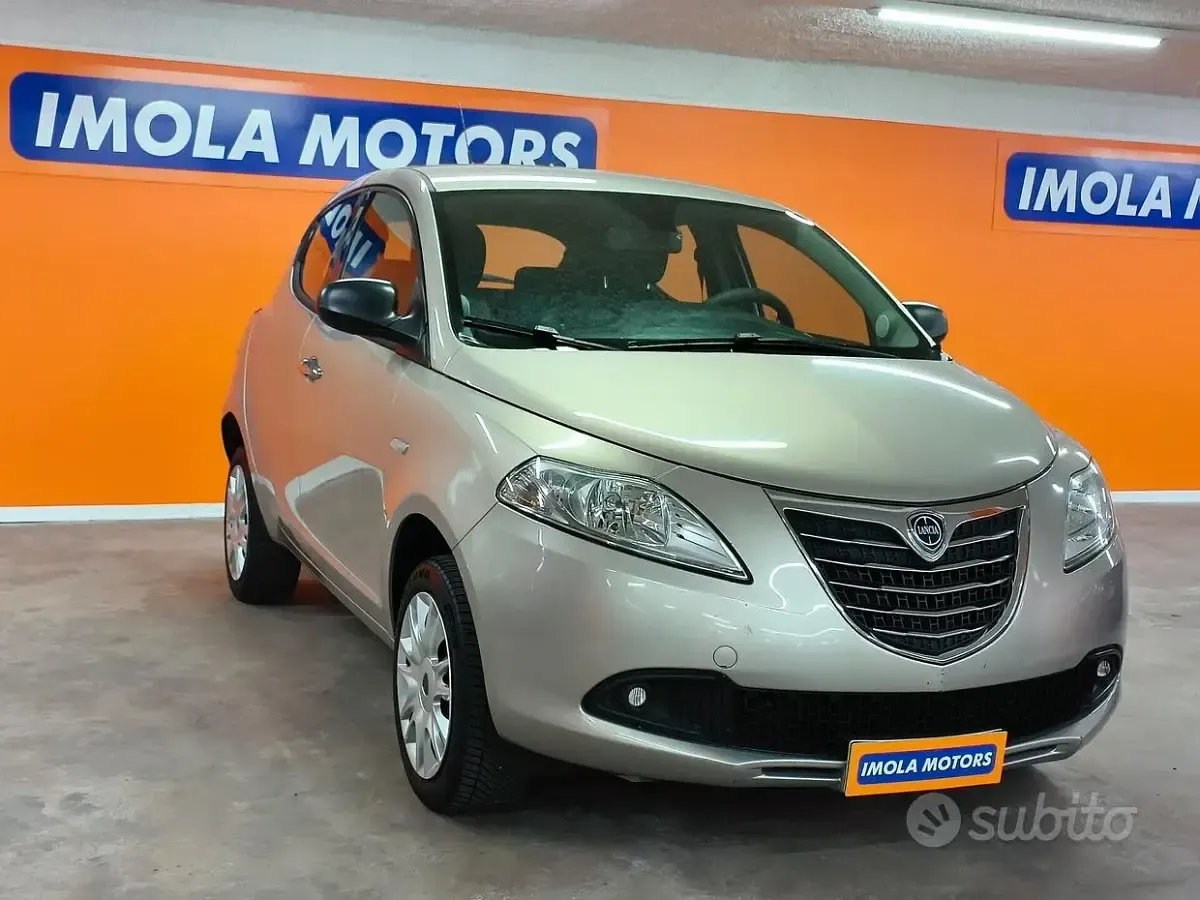 Usata Lancia Ypsilon Gold 86 CV (63 kW) 2013 Marrone Utilitaria