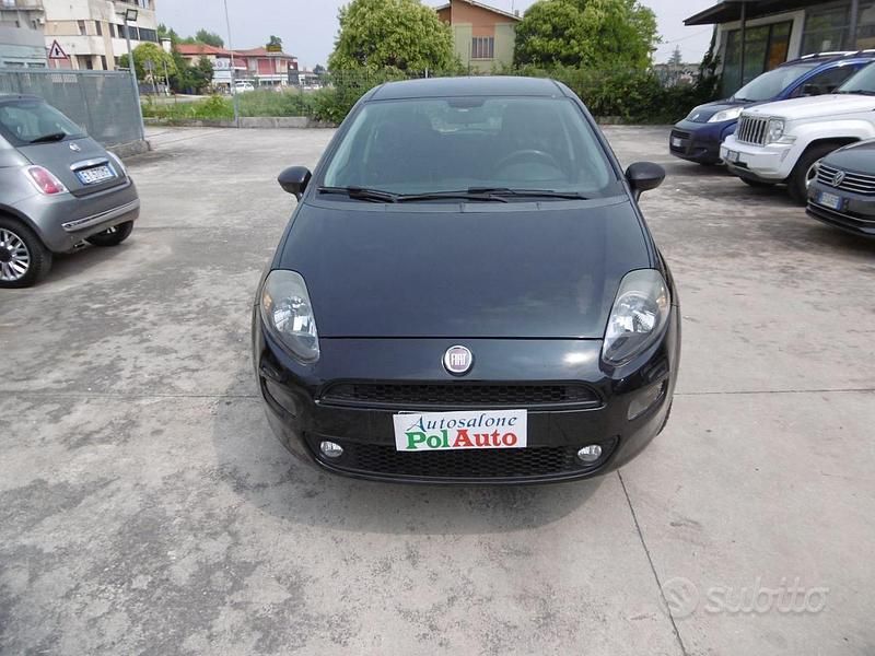 Usata Fiat Punto Lounge 78 CV (57 kW) 2014 Nero Utilitaria