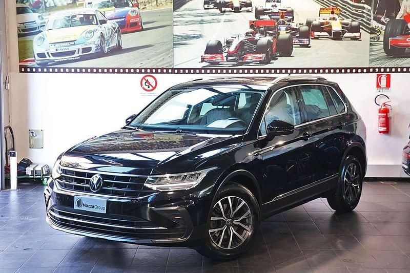 Nero Usata 2022 VW Tiguan Life SUV | 24.750 € (Super prezzo) - Immagine 1/4