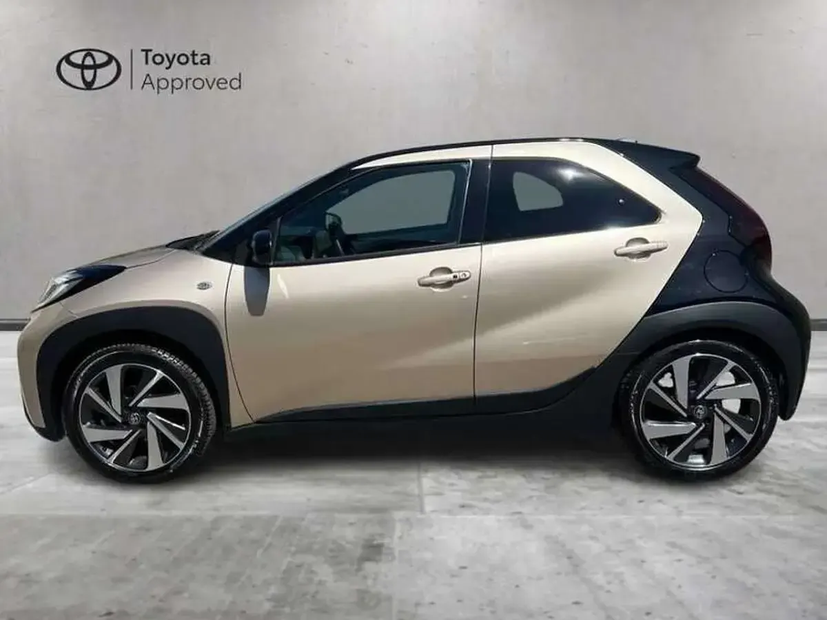 Usata Toyota Aygo X Lounge 72 CV (52 kW) 2024 Other SUV