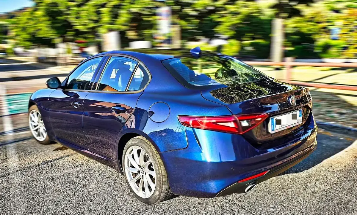 Usata Alfa Romeo Giulia Super 160 CV (117 kW) 2019 Blu/azzurro Berlina
