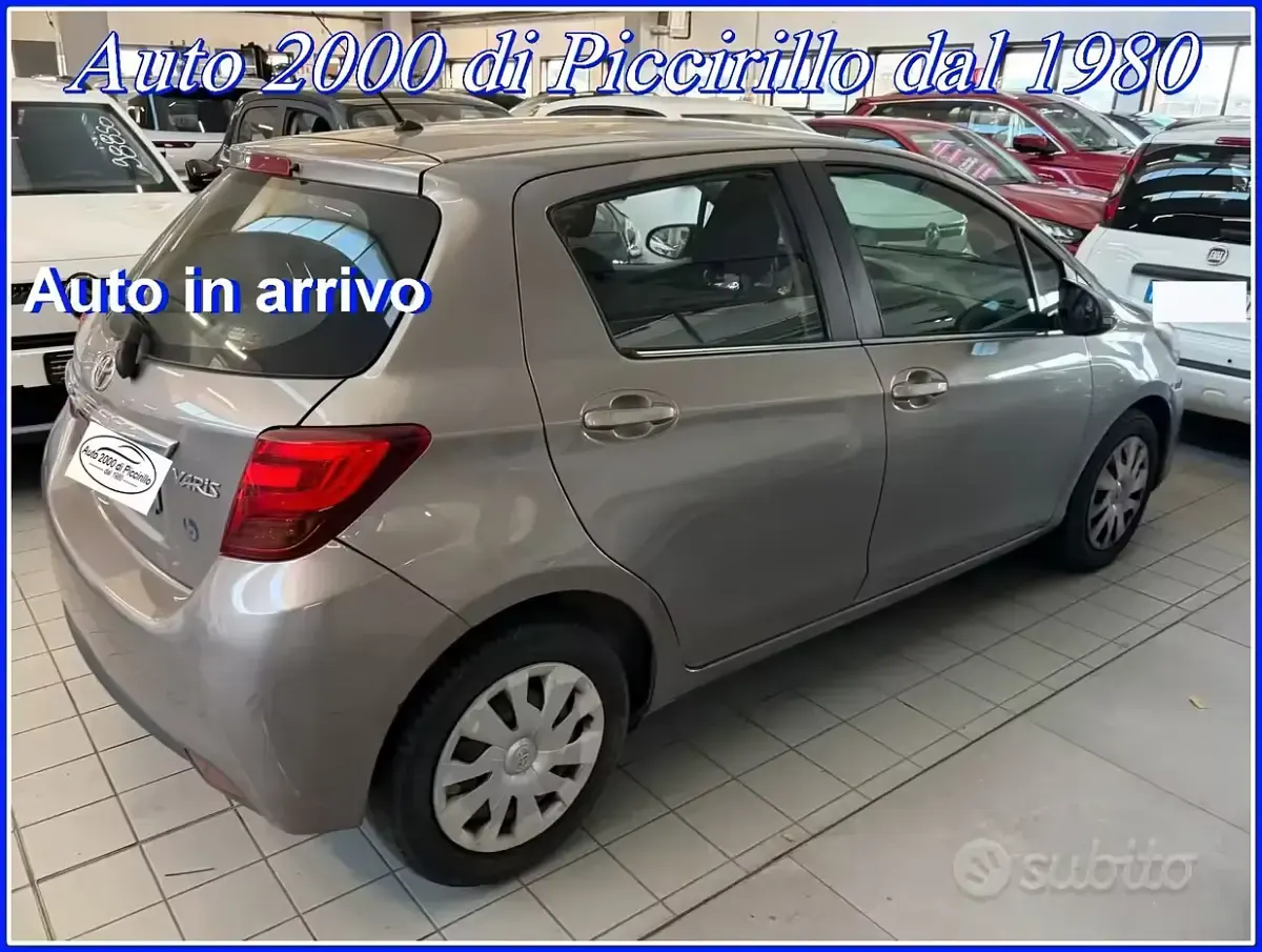 Usata Toyota Yaris 69 CV (50 kW) 2015 Grigio Utilitaria