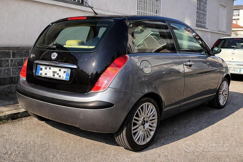 Usata Lancia Ypsilon 2004 Grigio Utilitaria