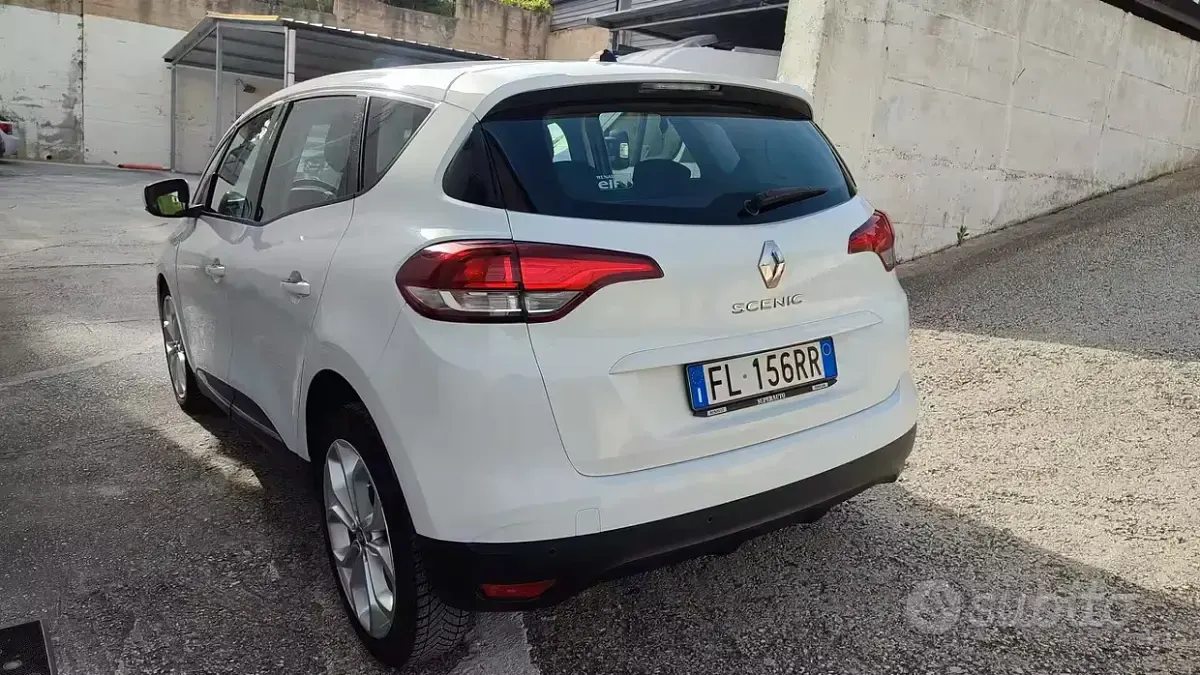 Usata Renault Scénic 110 CV (80 kW) 2018 Bianco Monovolume