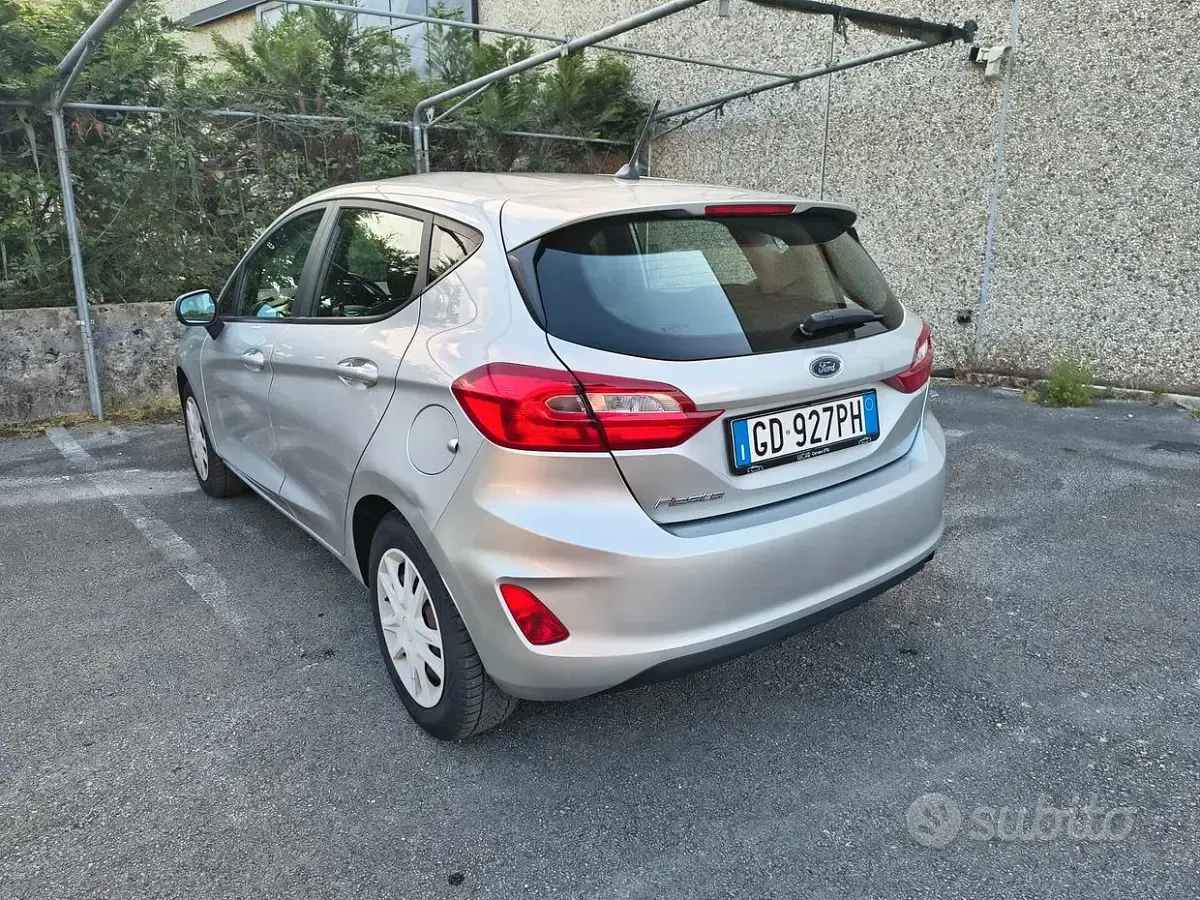 Gebraucht Ford Fiesta 70 PS (51 kW) 2018 Grau Kleinwagen