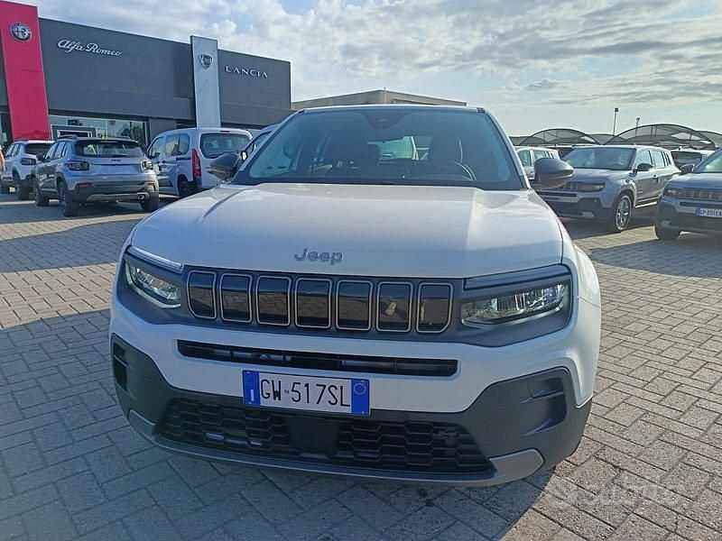 Usata Jeep Avenger Longitude 101 CV (74 kW) 2025 Bianco SUV