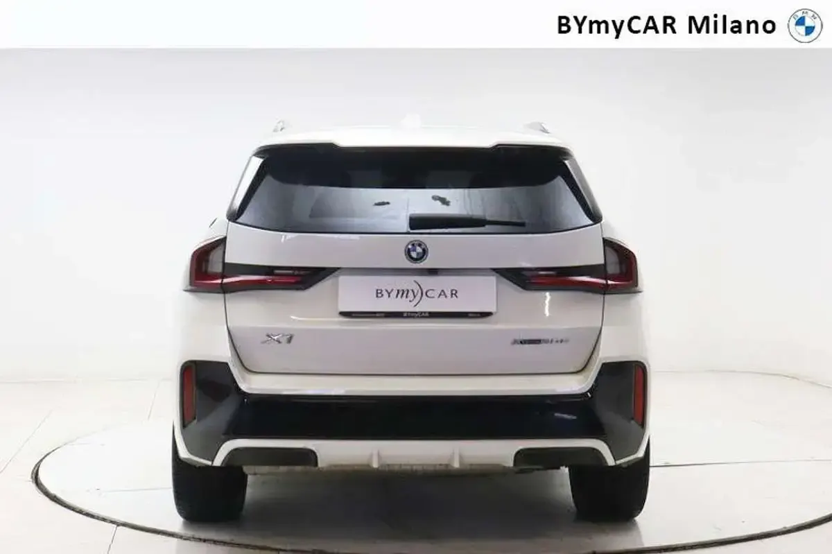 Usata BMW X1 M Sport 326 CV (239 kW) 2023 Minerl white metallizzato SUV