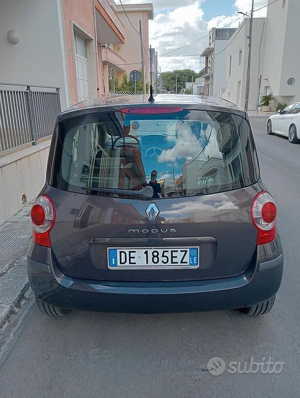 Usata Renault Modus 98 CV (72 kW) 2007 Grigio Monovolume