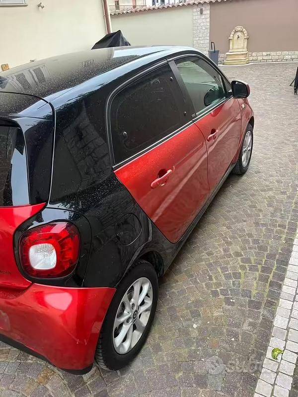 Usata Smart ForFour 2017 Rosso Utilitaria