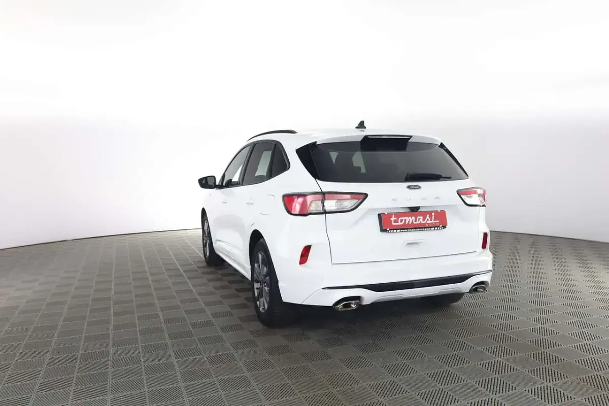 Usata Ford Kuga ST-Line 120 CV (88 kW) 2021 Frozen white  pastello SUV