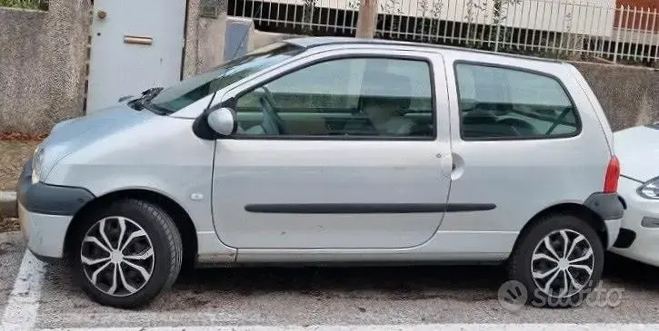 Usata Renault Twingo 58 CV (42 kW) 2004 Grigio Utilitaria