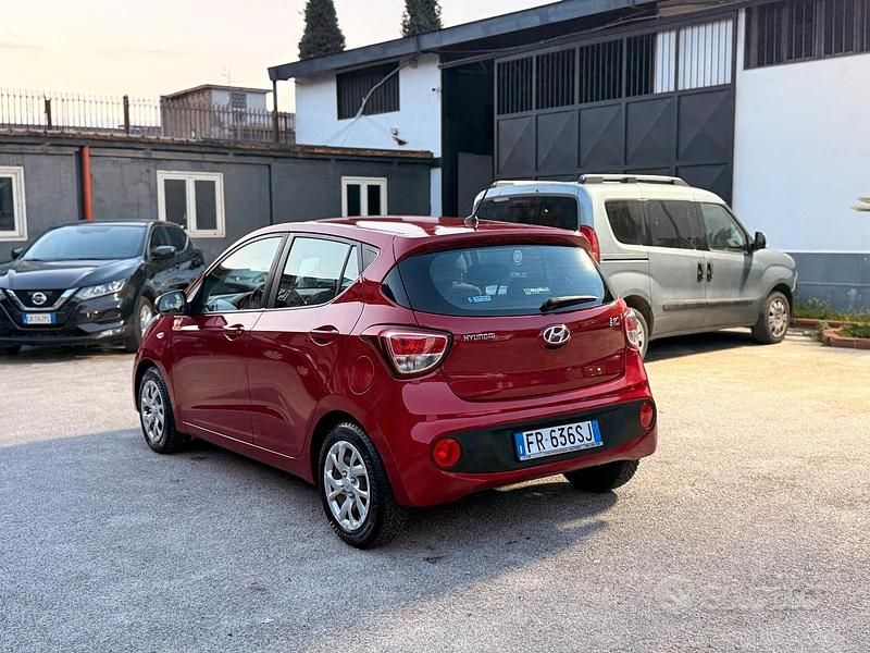 Usata Hyundai i10 66 CV (48 kW) 2018 Rosso Utilitaria