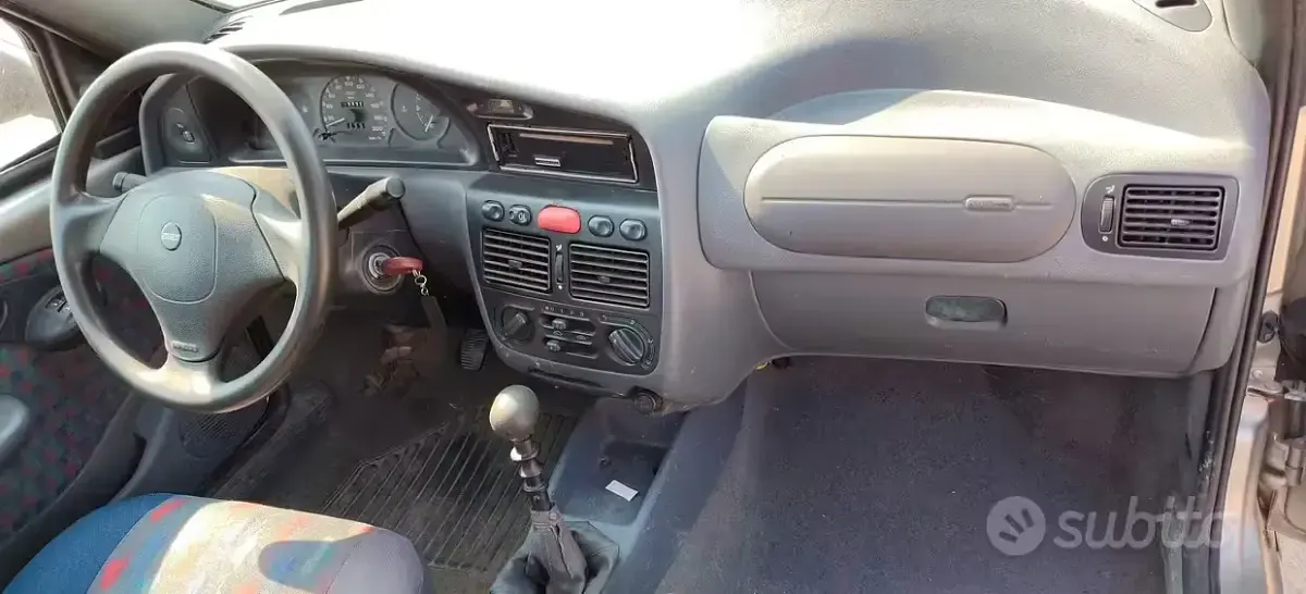 Usata Fiat Strada 73 CV (53 kW) 1999 Grigio Pick-up