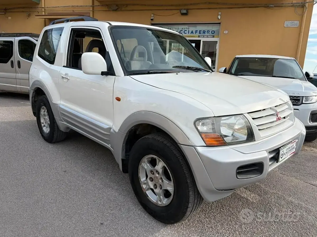 Usata Mitsubishi Pajero 165 CV (121 kW) 2000 Grigio SUV