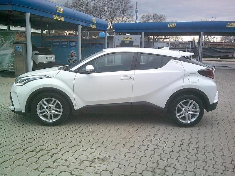 Usata Toyota C-HR Active 97 CV (71 kW) 2023 Bianco SUV