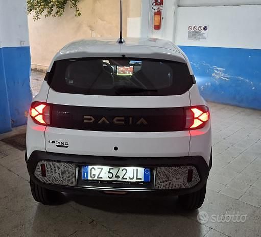 Usata Dacia Spring Extreme 47 kW (65 CV) 2025 Bianco Utilitaria