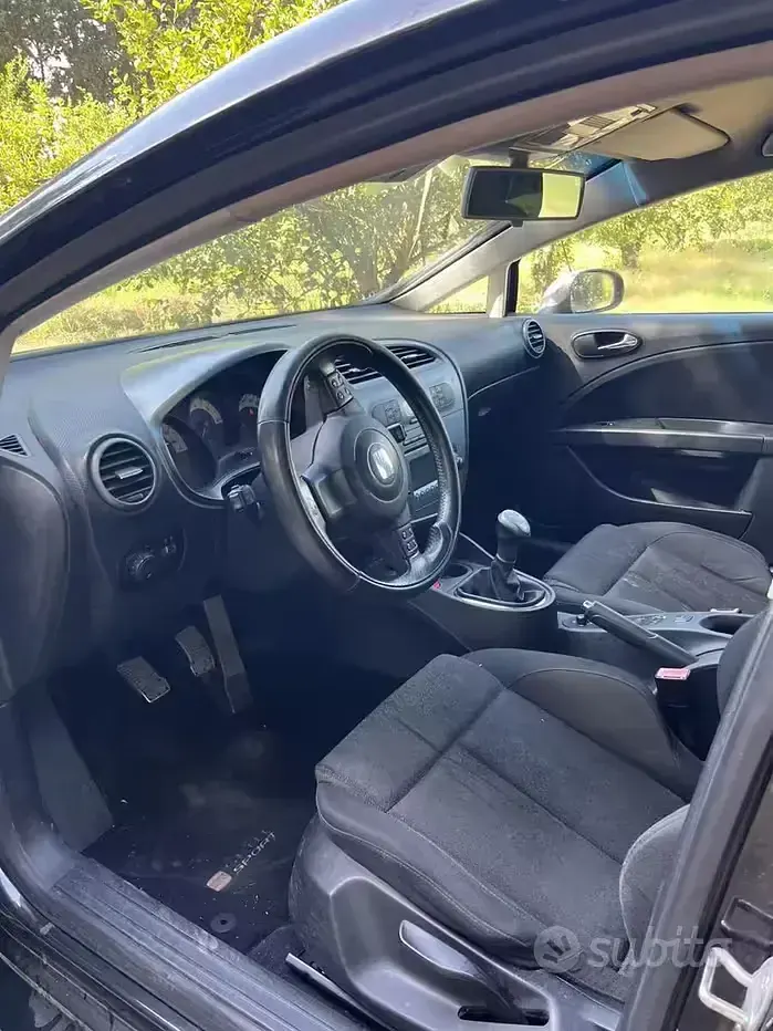 Usata Seat Leon 170 CV (125 kW) 2006 Nero Utilitaria