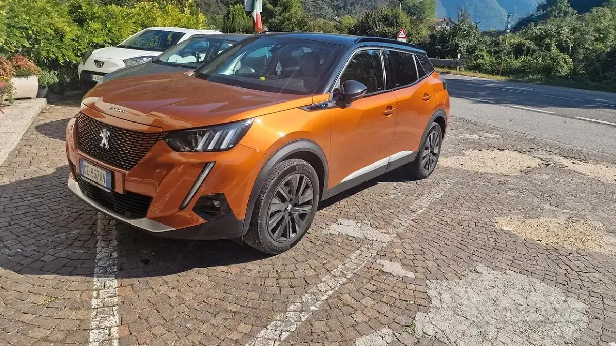 Gebraucht Peugeot 2008 GT 56 kW (77 PS) 2021 SUV
