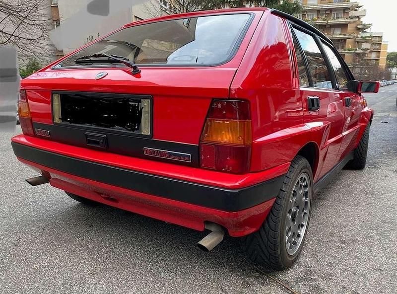 Usata Lancia Delta 196 CV (144 kW) 1990 Rosso Utilitaria