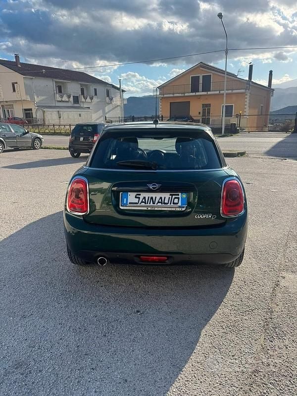 Usata Mini Cooper D 116 CV (85 kW) 2018 Verde Utilitaria
