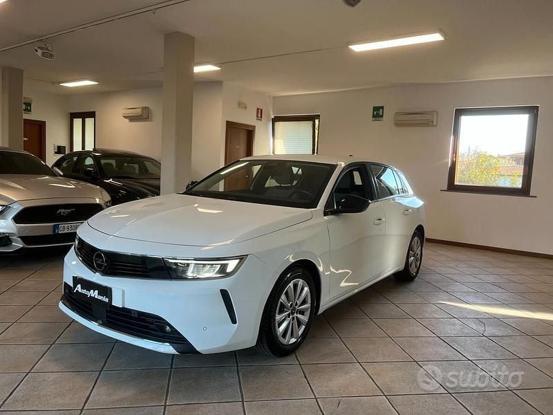 Usata Opel Astra Edition 131 CV (96 kW) 2023 Bianco Berlina