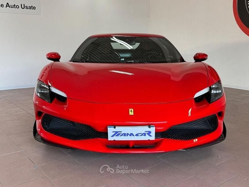 Usata Ferrari 296 663 CV (487 kW) 2022 Rosso Coupé